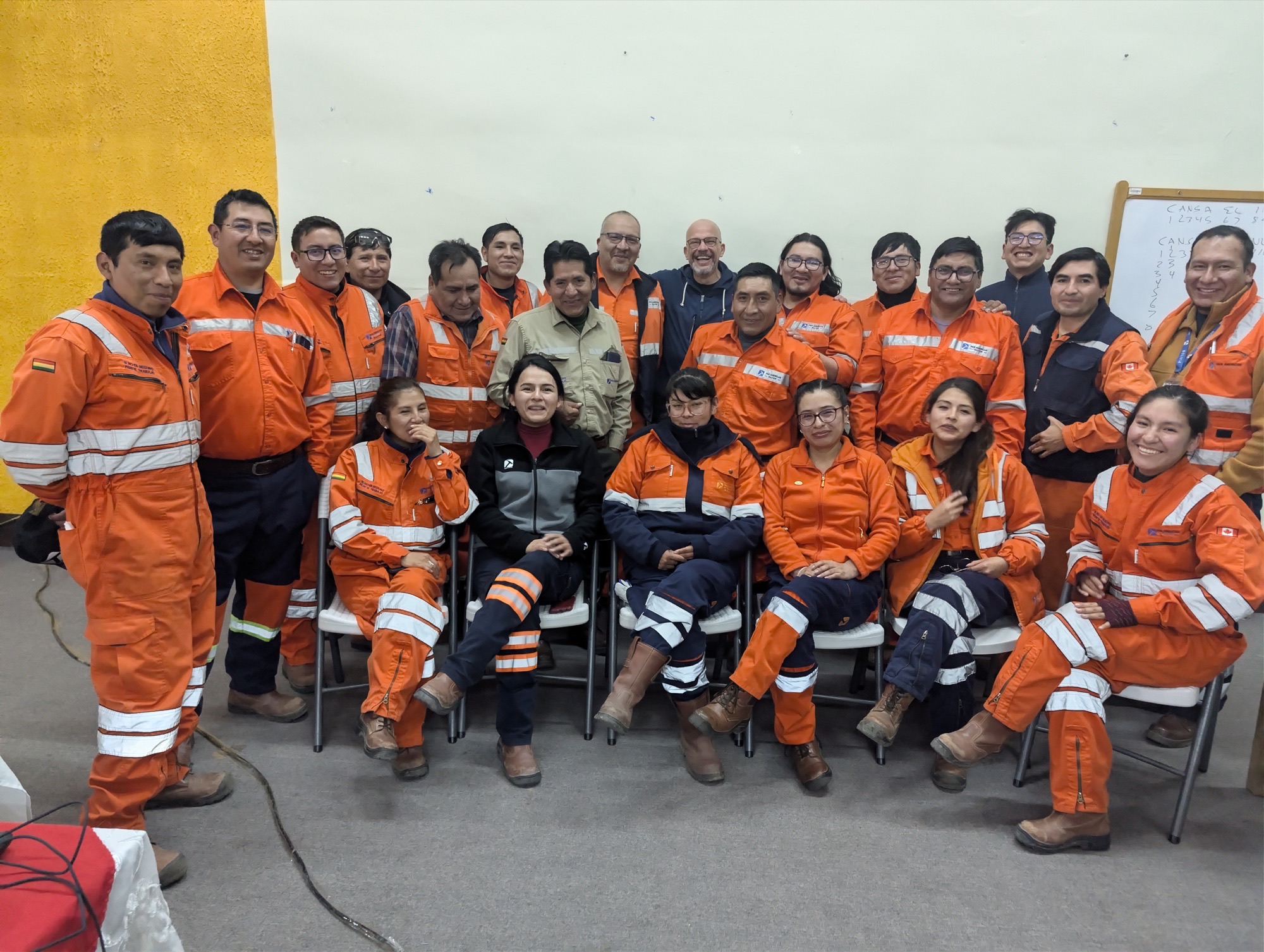 Workshop closing in Bolivia. Eduardo with the site team.